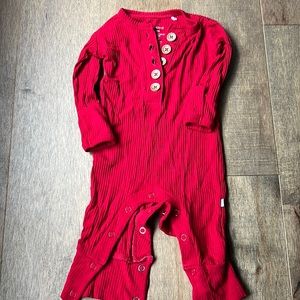 EUC Posh Peanut red ribbed button romper size 0-3 months